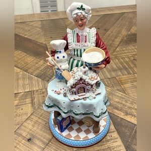 Danbury Mint Pillsbury Doughboy "Mrs. Claus' Favorite Baker" figurine from 2001